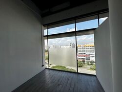 Breadtalk (D19), Warehouse #554077421